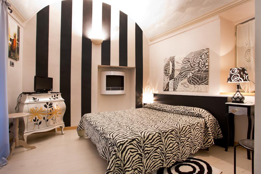 Lori'S Inn Mondovì Kamer foto